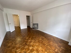 EAST 69 STREET in New York, NY - Foto de edificio - Building Photo