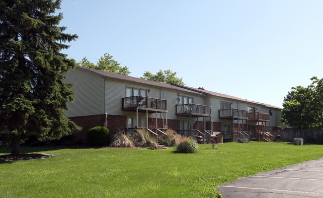 Raintree Commons in Indianapolis, IN - Foto de edificio - Building Photo