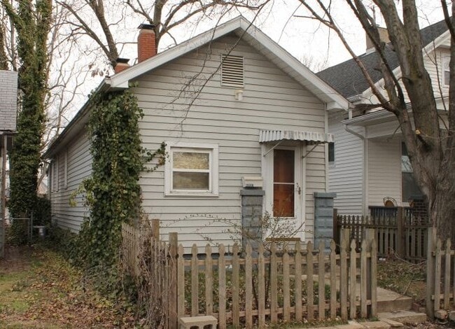 property at 911 N Governor St