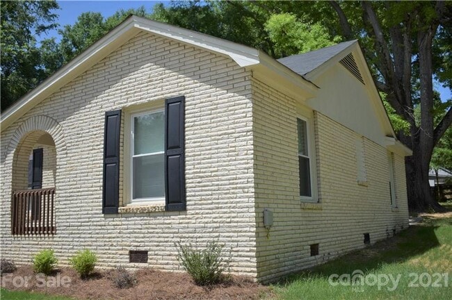 602 W Garrison Blvd in Gastonia, NC - Building Photo - Building Photo