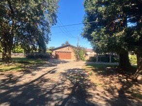 12523 La Vida Ln in Wilton, CA - Foto de edificio - Building Photo