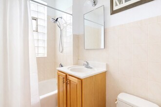 1127 W Patterson Ave in Chicago, IL - Building Photo - Building Photo