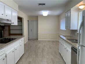 941 Egyptian Dr in Corpus Christi, TX - Building Photo - Building Photo