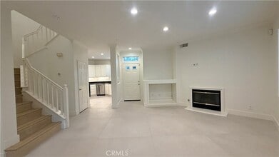 449 Ridgeway in Irvine, CA - Foto de edificio - Building Photo