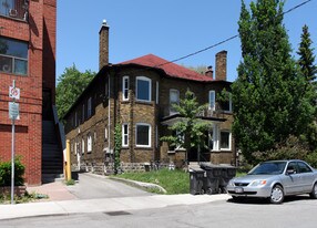 16-18 Golfdale Rd in Toronto, ON - Building Photo
