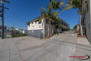 111-115 E. Beach Ave. in Inglewood, CA - Foto de edificio - Building Photo