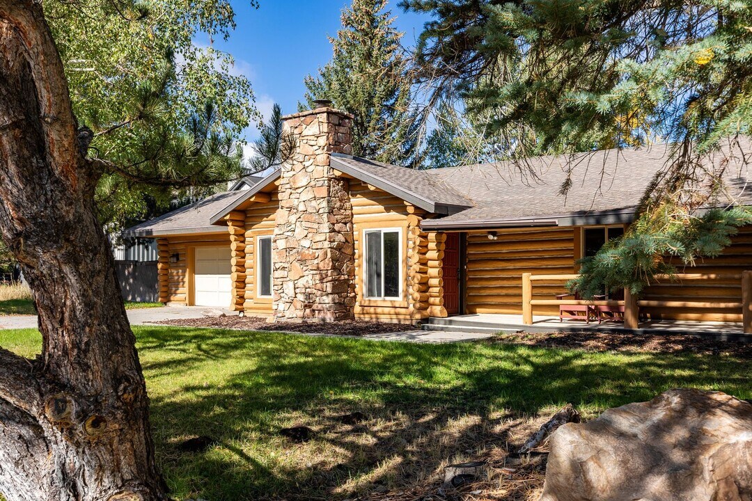 2429 Holiday Ranch Loop Rd in Park City, UT - Building Photo