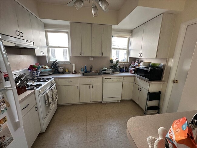523 W Beech St in Long Beach, NY - Building Photo - Building Photo
