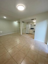 1209 N 17th Ave-Unit -1 in Hollywood, FL - Building Photo - Building Photo