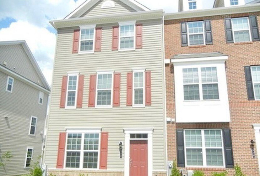 512 Cobble Dr in Reisterstown, MD - Foto de edificio