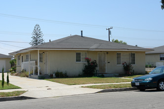 33-35 N Dunning St in Ventura, CA - Building Photo - Building Photo