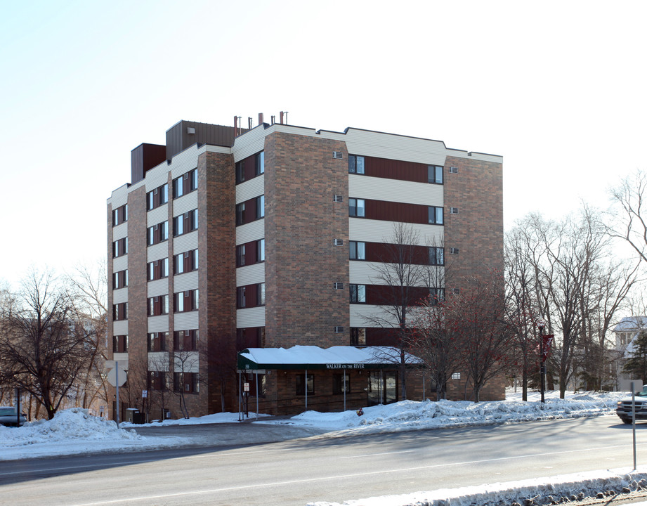 Walker on the River in Anoka, MN - Building Photo