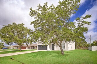 617 SE Karrigan Terrace in Port St. Lucie, FL - Building Photo - Building Photo