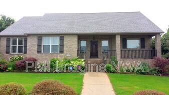 4747 Mayflower Ct in Fayetteville, AR - Building Photo