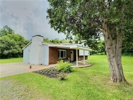 655 E Main St in Dryden, NY - Building Photo