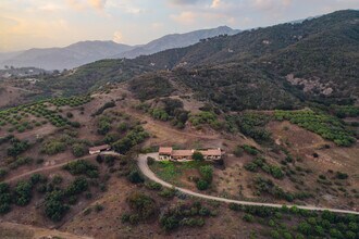 3330 Foothill Rd in Carpinteria, CA - Building Photo - Building Photo