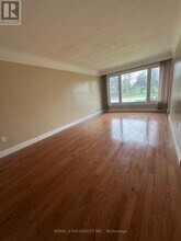 1109 Mohawk Rd E in Hamilton, ON - Building Photo - Building Photo