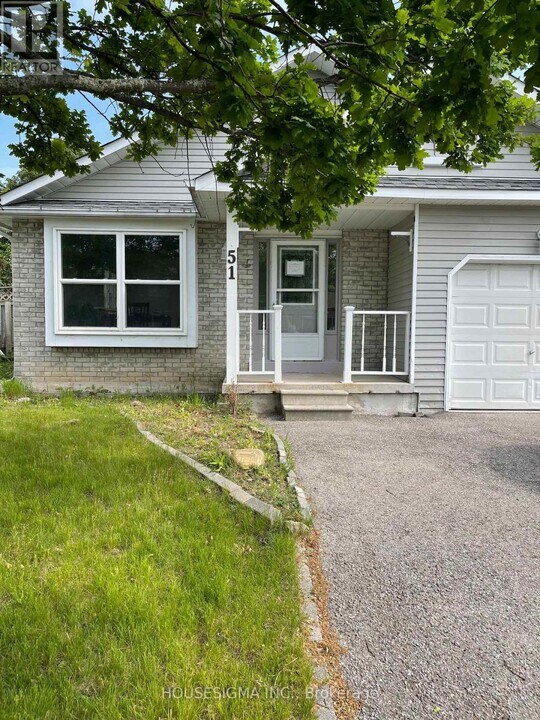 51 Gosney Crescent in Barrie, ON - Building Photo