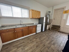 6282 Mission St in Daly City, CA - Foto de edificio - Building Photo