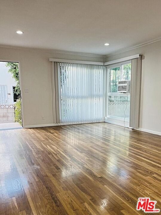 property at 1438 S Barrington Ave