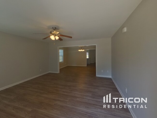 543 Connecticut Ave in Chapin, SC - Building Photo - Building Photo