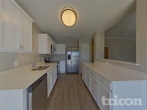 1310 Cloyne Dr in Arlington, TX - Foto de edificio - Building Photo