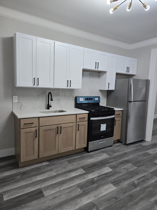 212 Custer Ave, Unit 2