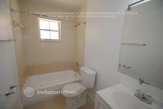 4475 NW 99th Ave in Sunrise, FL - Building Photo - Building Photo