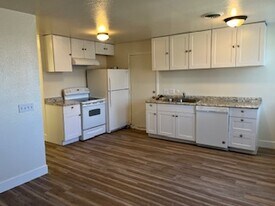 307 Holly St in Nampa, ID - Building Photo