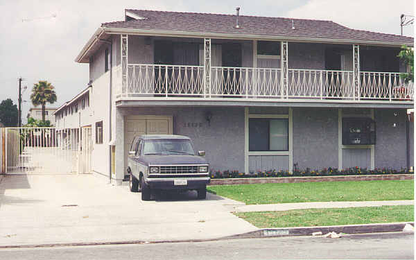 15135 S Budlong Ave in Gardena, CA - Building Photo