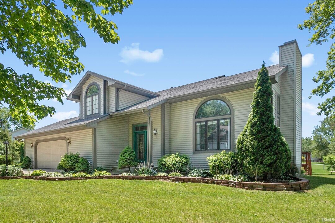 52849 Red Fox Trail in South Bend, IN - Building Photo