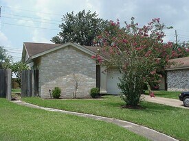 6333 Northway Dr in Houston, TX - Building Photo