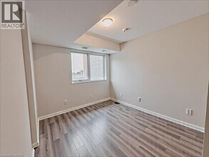 108 Garment St in Kitchener, ON - Building Photo - Building Photo