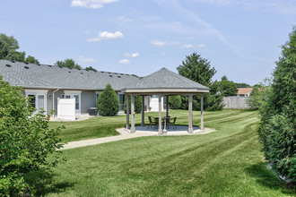 Koehler Crossing in Plainwell, MI - Foto de edificio - Building Photo