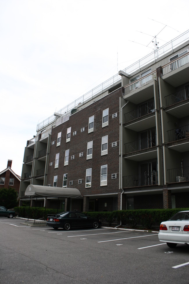 The Winthrop House in Brookline, MA - Building Photo - Building Photo