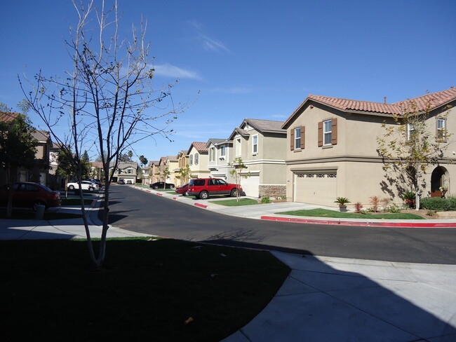 1465 Caracara Cir in El Cajon, CA - Building Photo - Building Photo