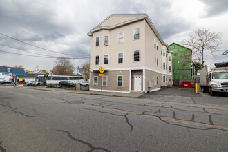 423 Broadway St in Lowell, MA - Building Photo - Building Photo