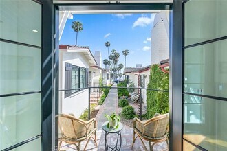 358 Cliff Dr in Laguna Beach, CA - Foto de edificio - Building Photo