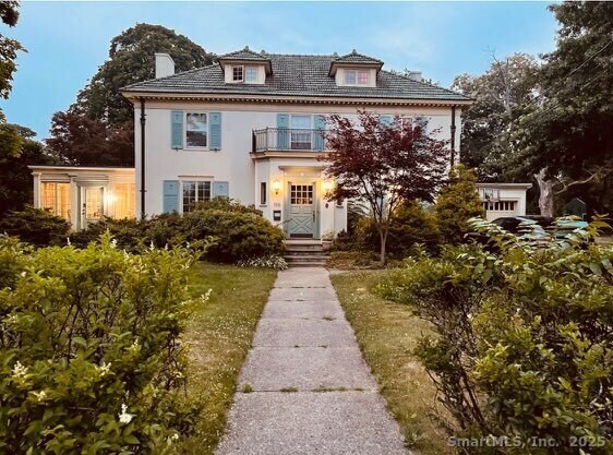 155 Brooklawn Ave in Bridgeport, CT - Building Photo