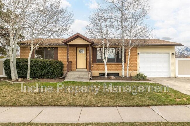 property at 7523 Casa Negra Cir