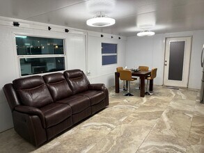 1077 Fernlea Dr in West Palm Beach, FL - Building Photo - Building Photo