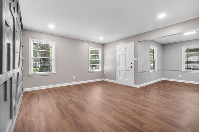 1194 S Perkins Rd in Memphis, TN - Building Photo - Building Photo