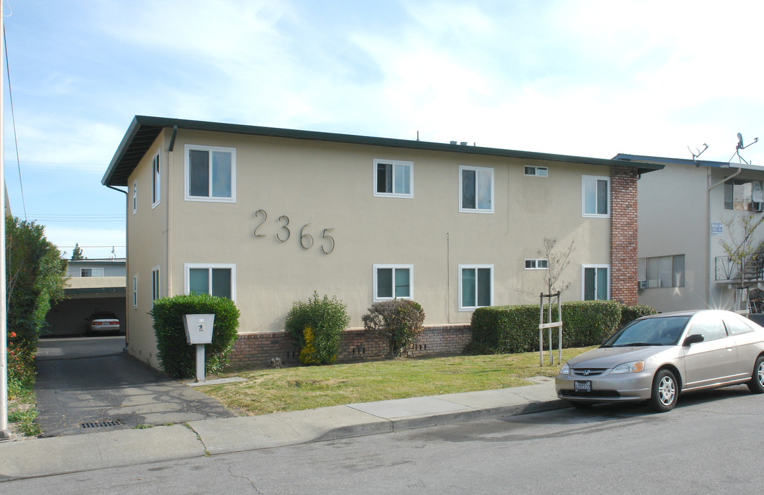 2365 Sutter Ave in Santa Clara, CA - Foto de edificio