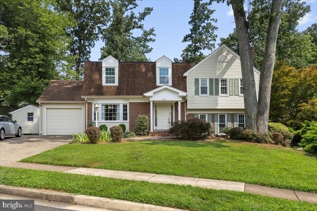 property at 2215 Loch Lomond Dr
