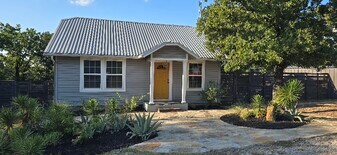 178 Woodcrest St in Bowie, TX - Building Photo