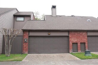 7447 Cambridge St in Houston, TX - Building Photo - Building Photo