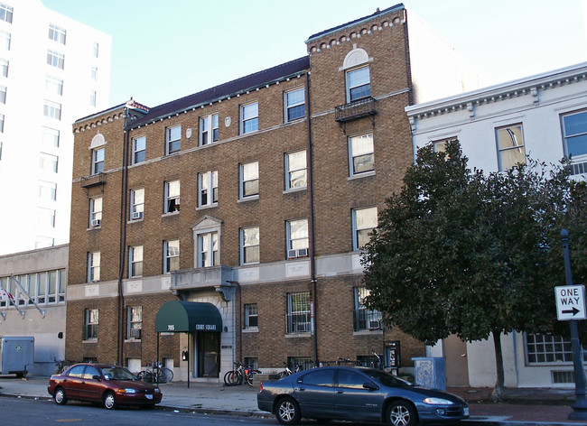 Court Square Apartments in Washington, DC - Building Photo - Building Photo