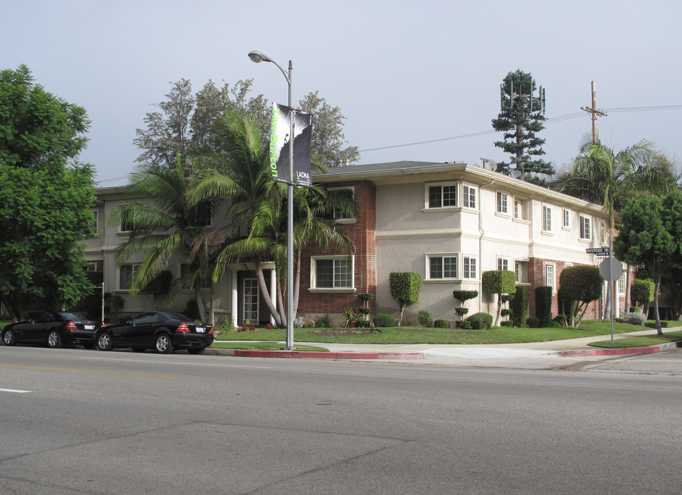 10503 Riverside Dr in Toluca Lake, CA - Foto de edificio