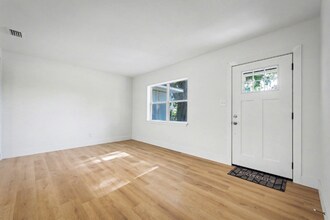 5827 Ansley St in Jacksonville, FL - Building Photo - Building Photo