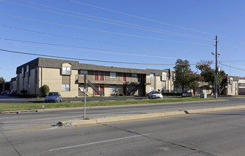 Autumn Ridge Apartments in Tulsa, OK - Foto de edificio - Building Photo